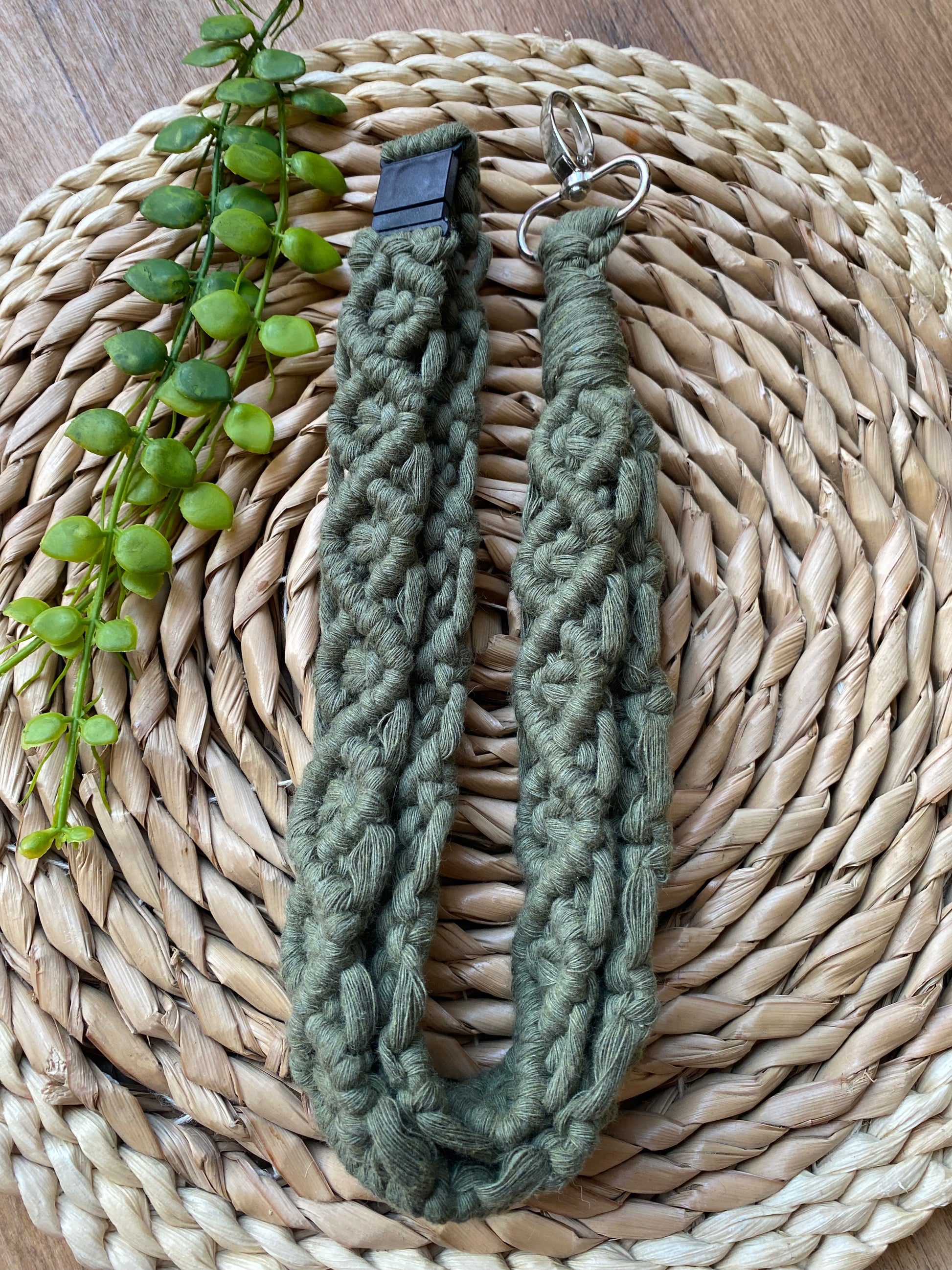 Macra-Made With Love chunky lanyard olive green zoom out