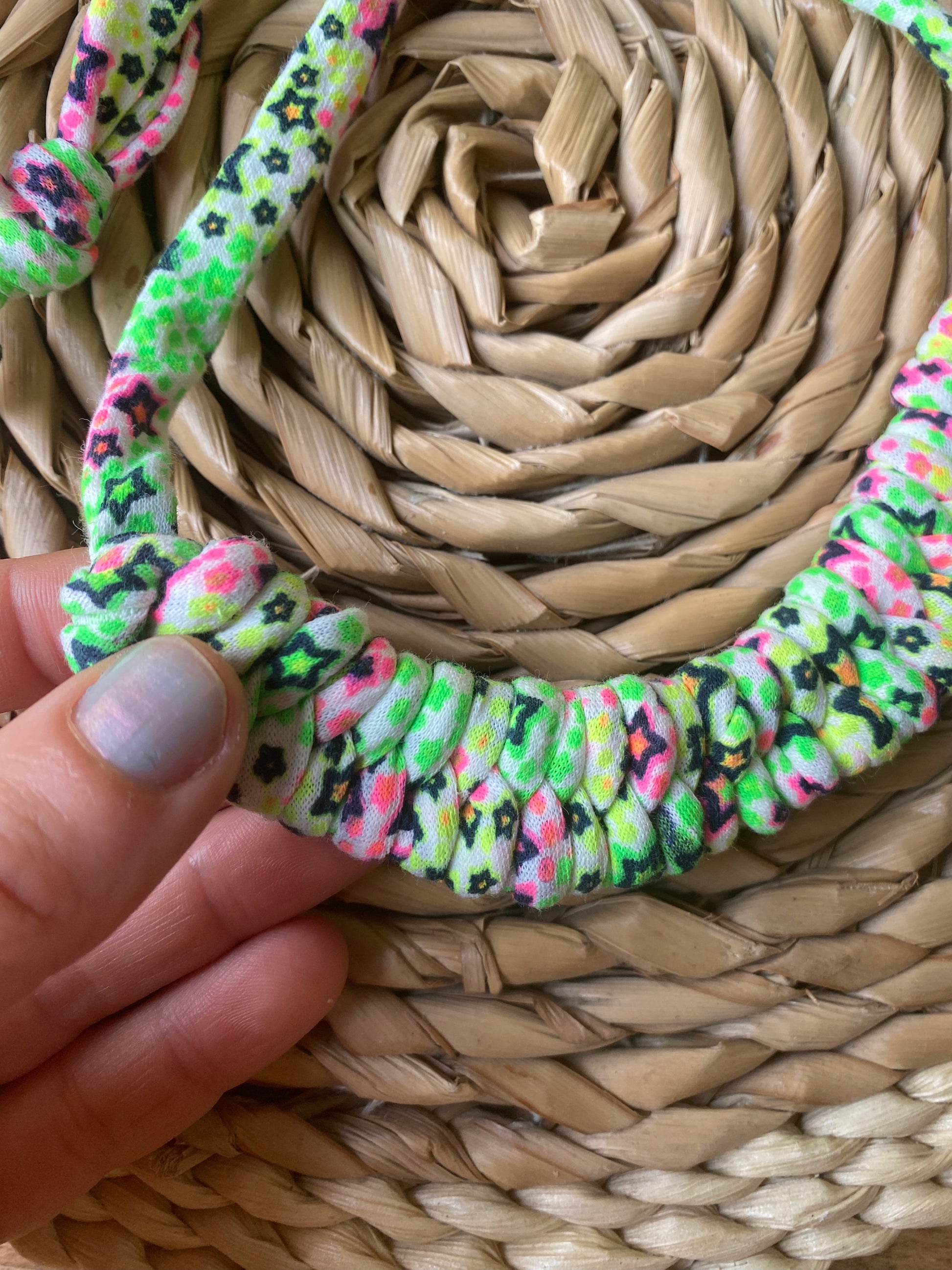 Macra-Made With Love rope necklace neon stars in hand