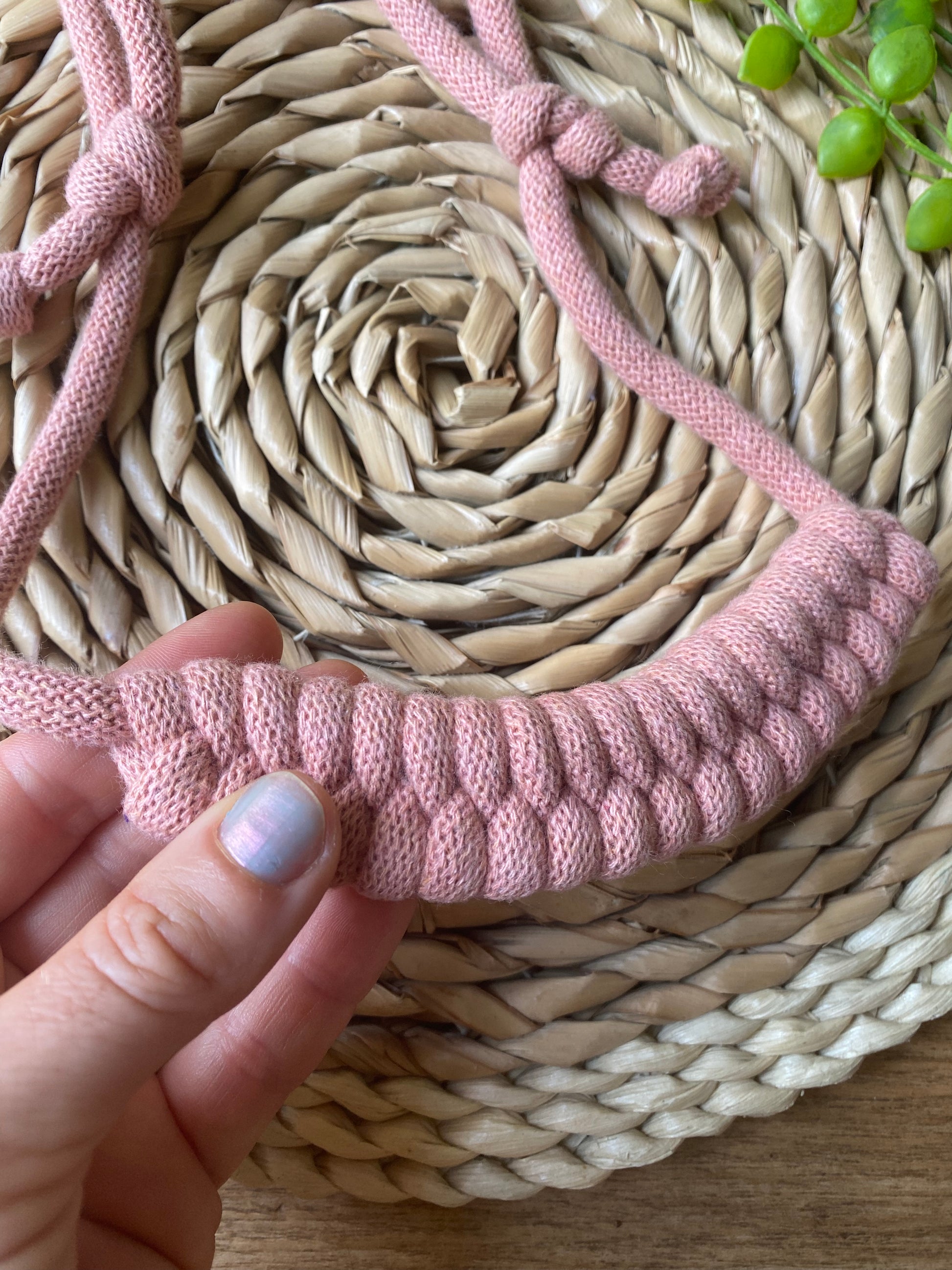 Macra-Made With Love rope necklace blush in hand