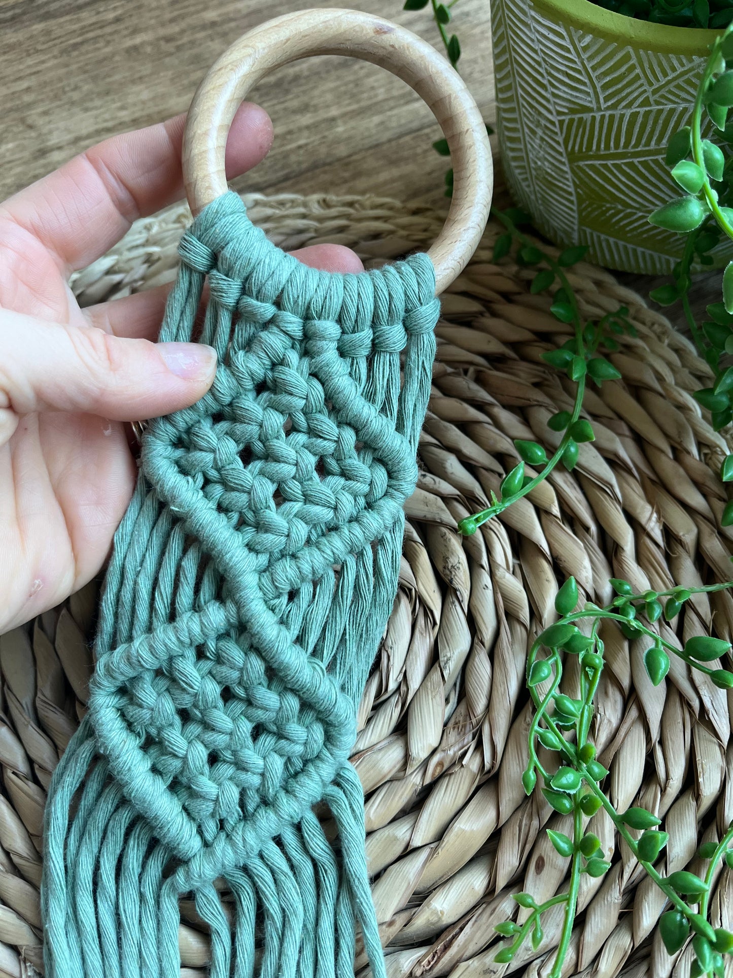 Acoustic Guitar Wall Mount Macramé Hanger