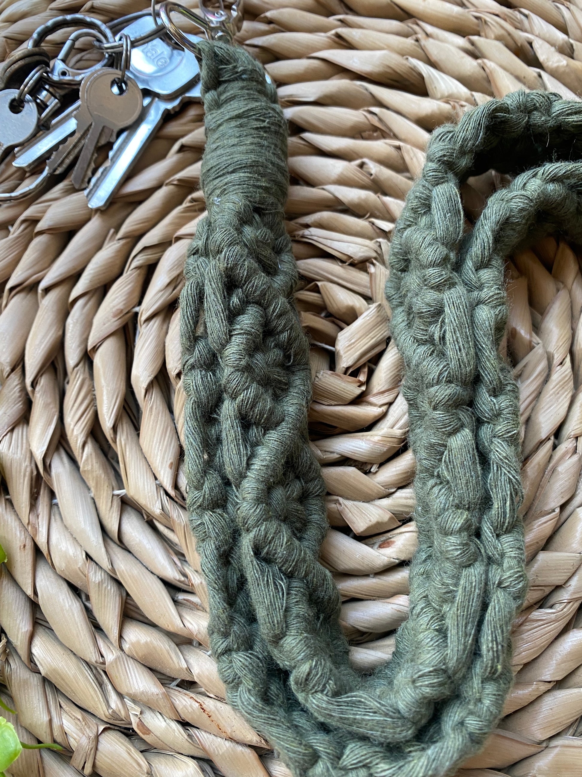 Macra-Made With Love chunky lanyard olive green with keys