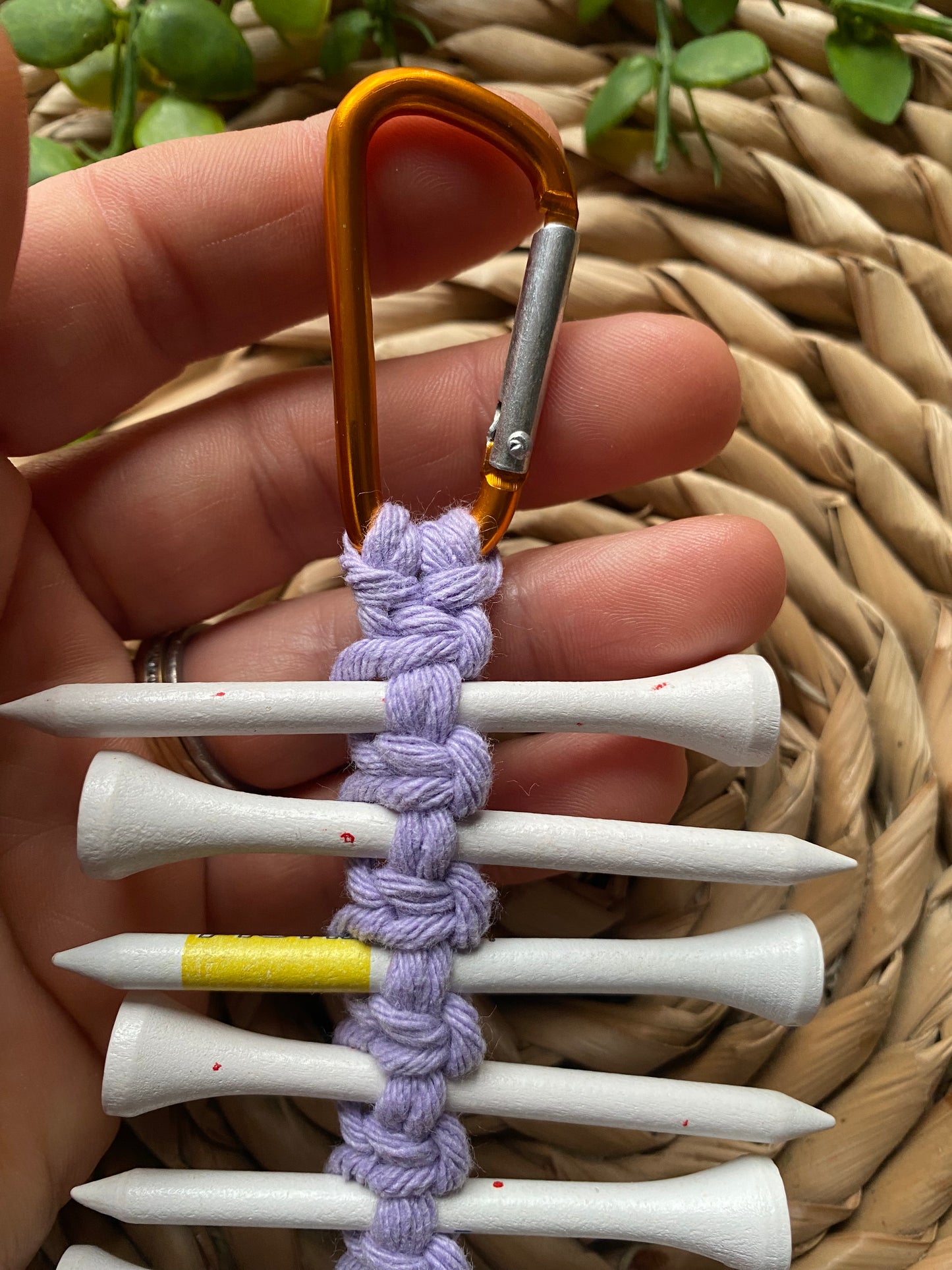 Macra-Made With Love golf tee holder lilac in hand