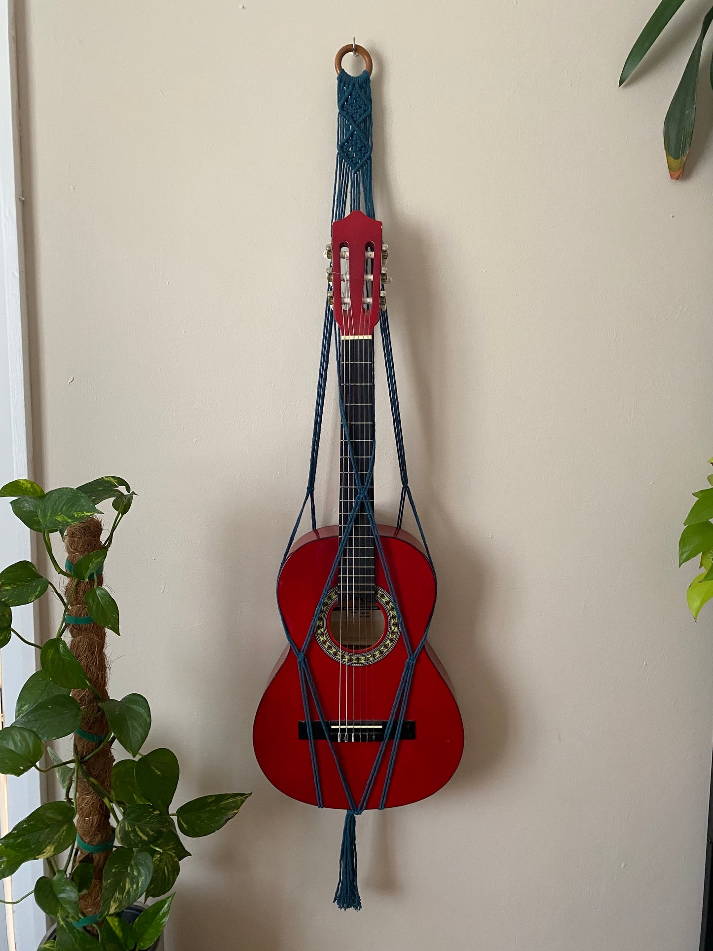 Macra-Made With Love 3/4 guitar wall mount petrol front