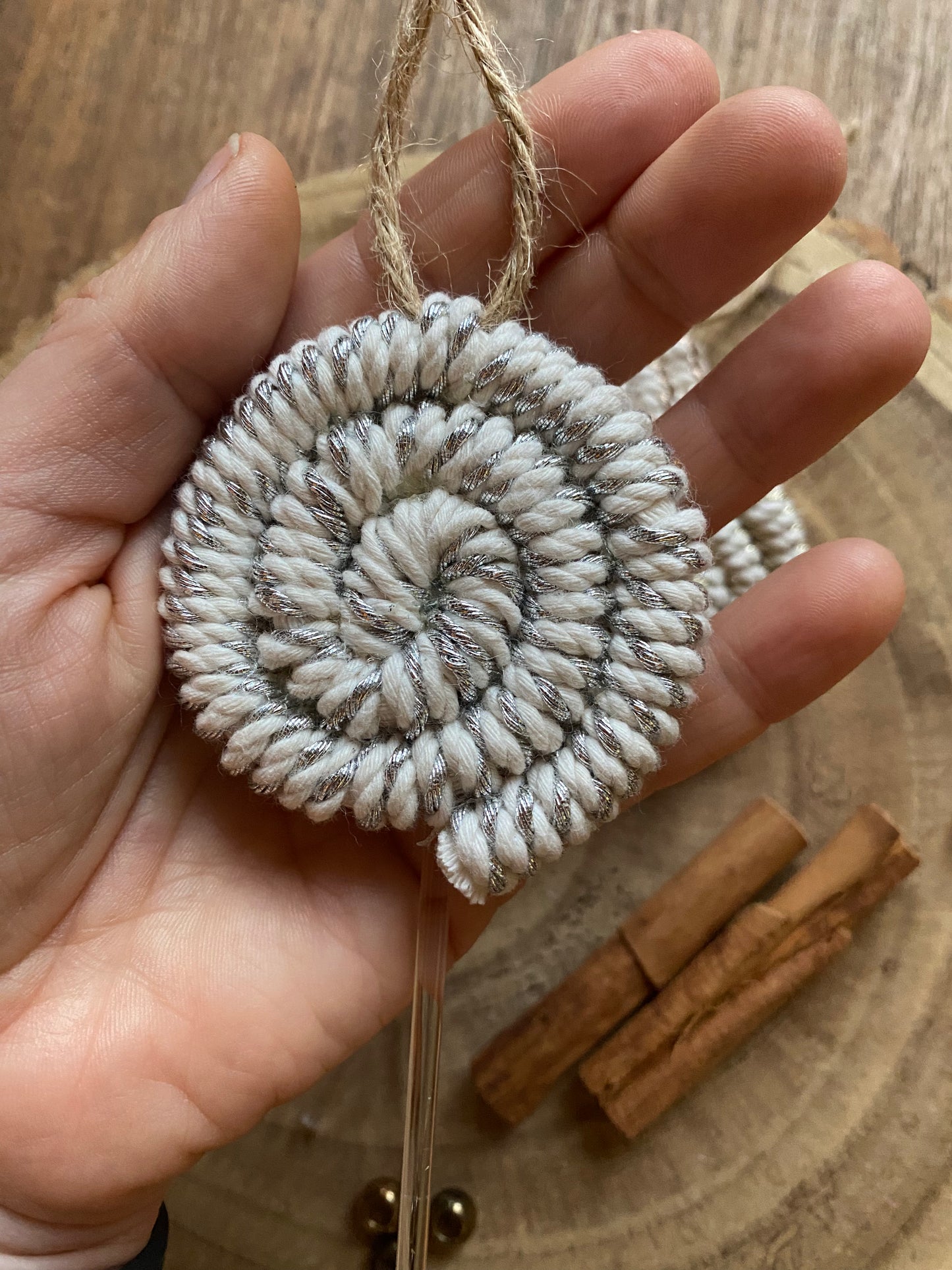 Macra-Made With Love lollipop decorations silver in hand