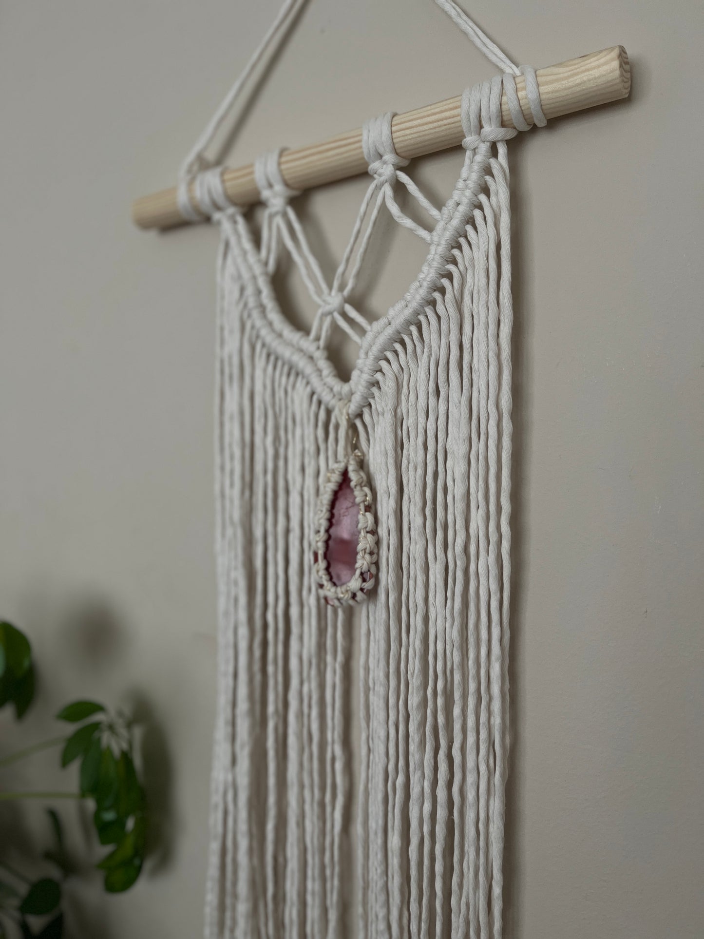 Macramé Wall Hanging with Natural Agate Slice