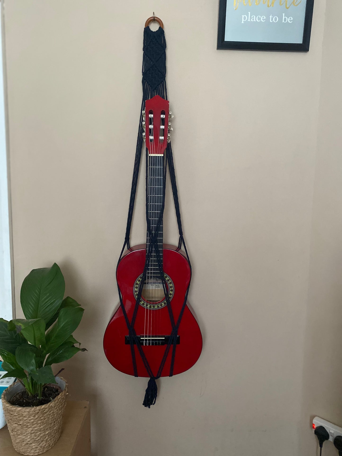 Macra-Made With Love 3/4 guitar wall mount navy blue