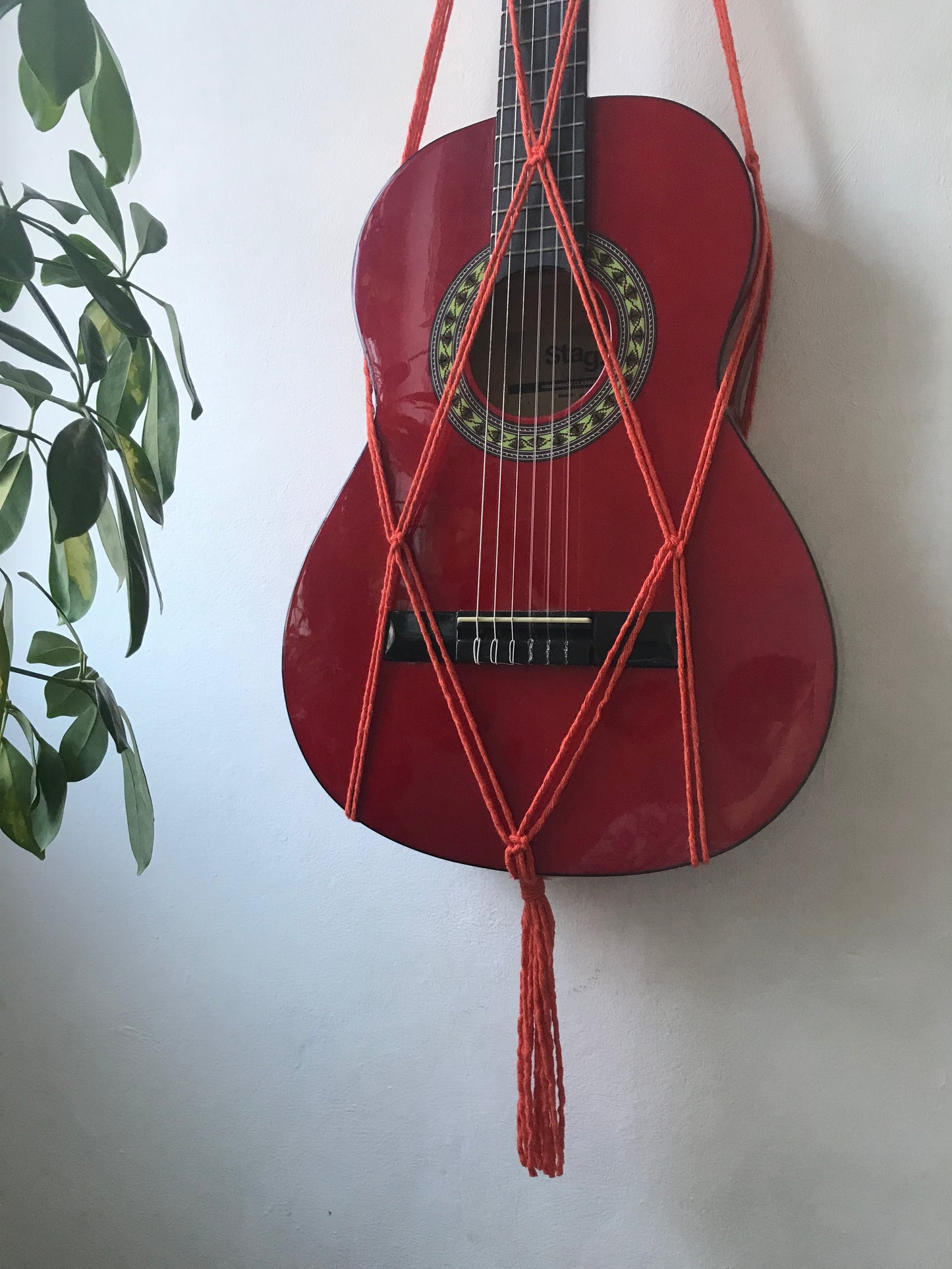 Macra-Made With Love 3/4 guitar wall mount orange bottom