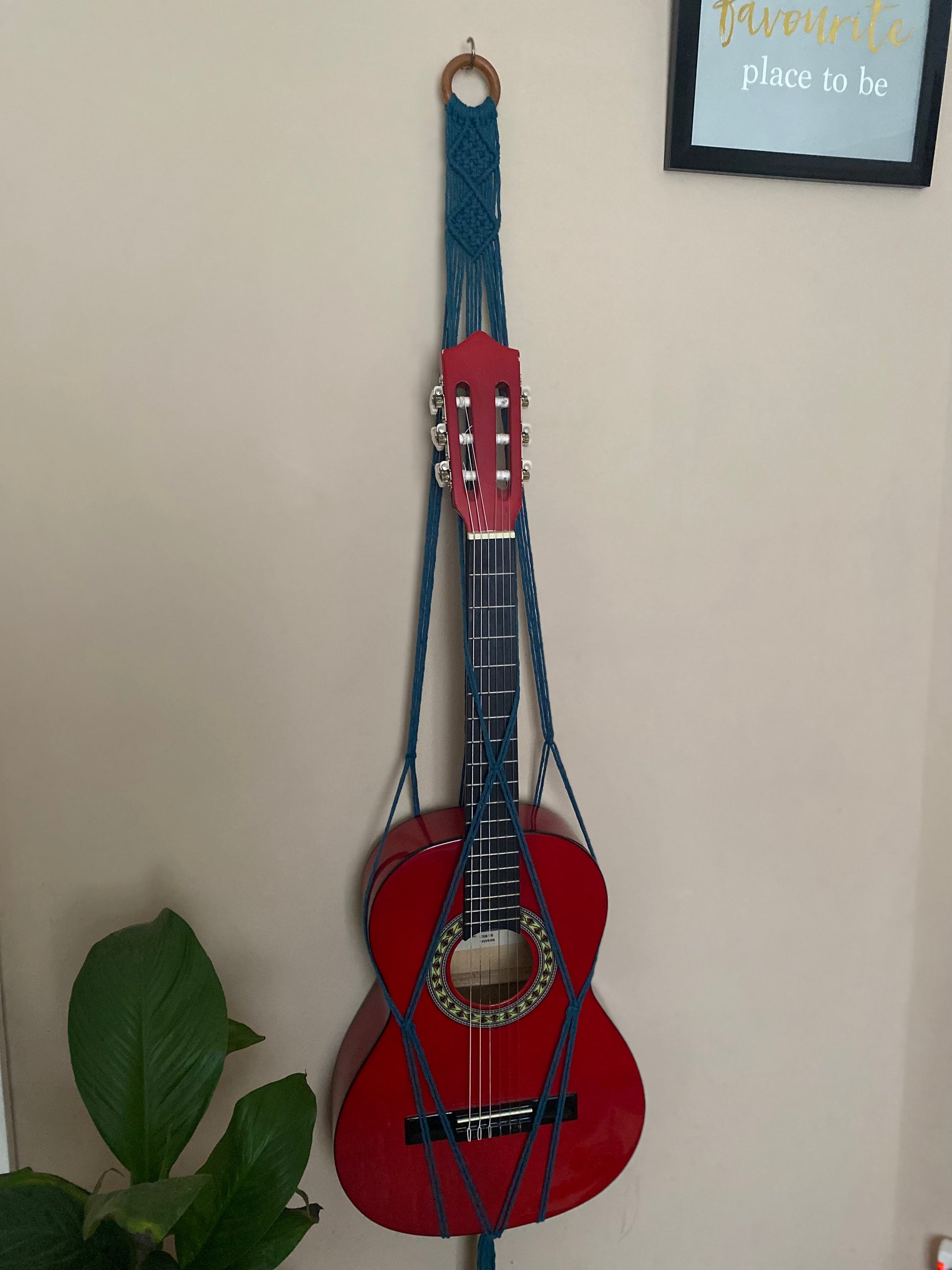 Macra-Made With Love 3/4 guitar wall mount petrol