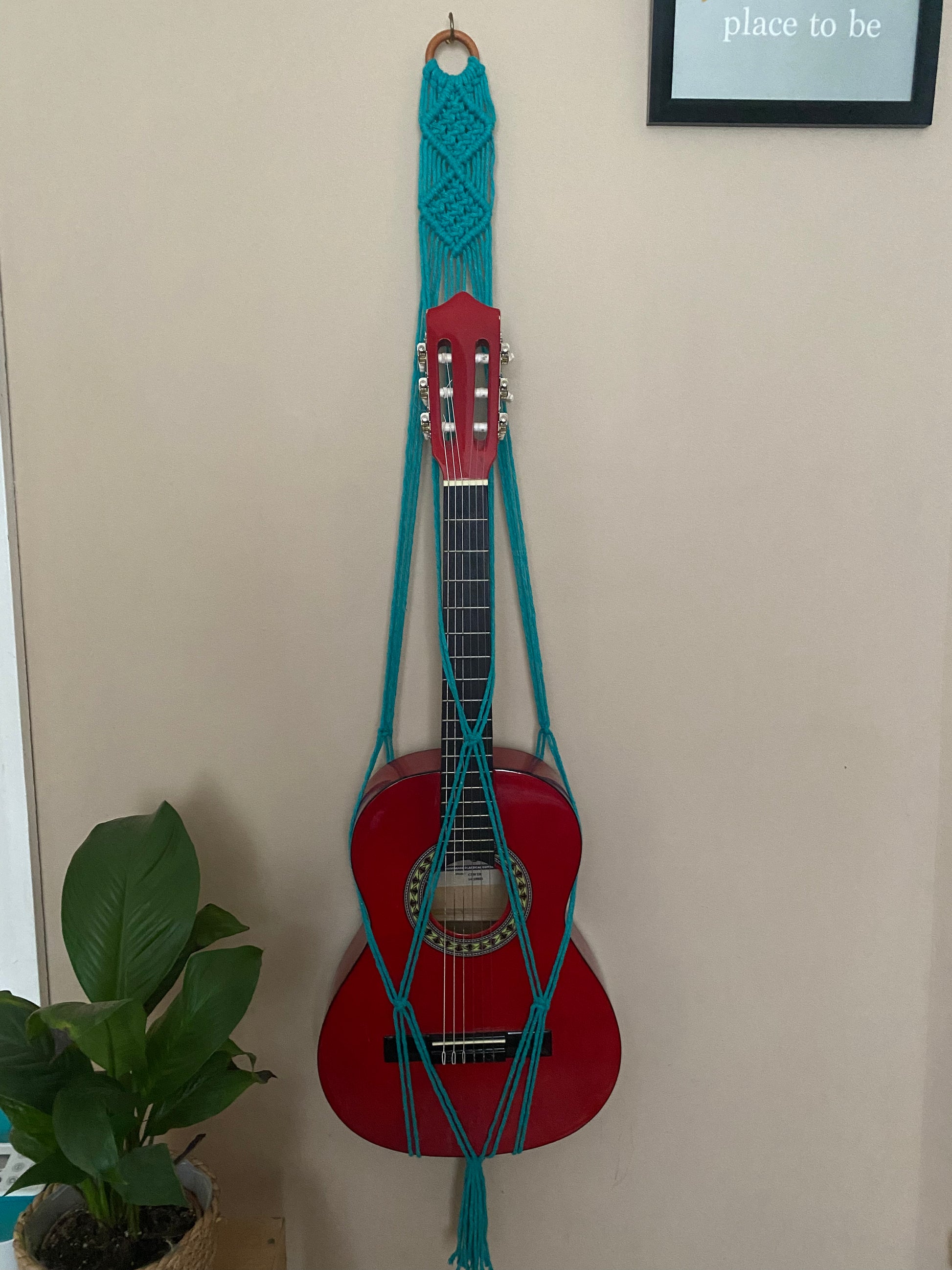 Macra-Made With Love 3/4 guitar wall mount lagoon