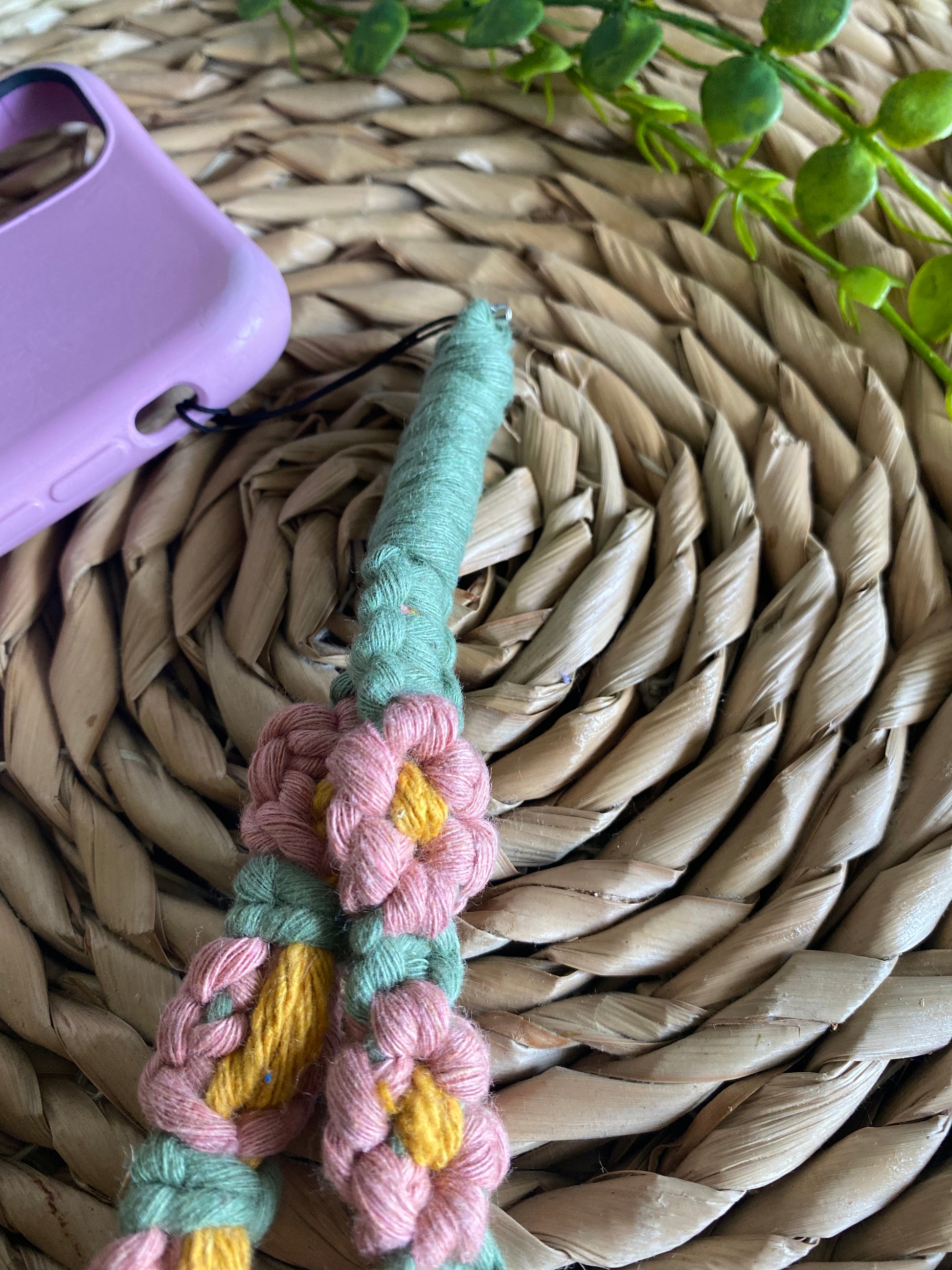 Macrame Daisy Strap Adjustable Cell Phone Strap Ten Little Flowers  Multi-Color - Shop Le Rêve Doré Handmade Lanyards & Straps - Pinkoi