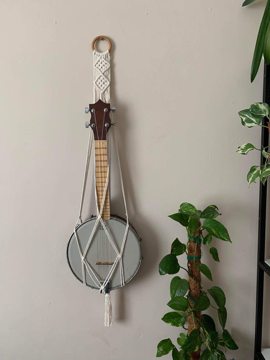 Macra-Made With Love banjo ukulele wall hanger natural 