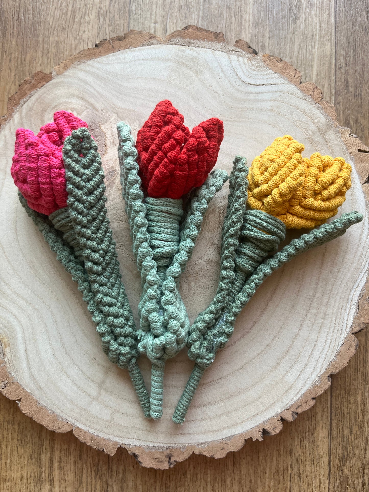 Macramé Tulip Flower Stem Decoration