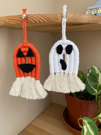 Macra-Made With Love pumpkin & ghost Halloween decorations shelf hanging straight