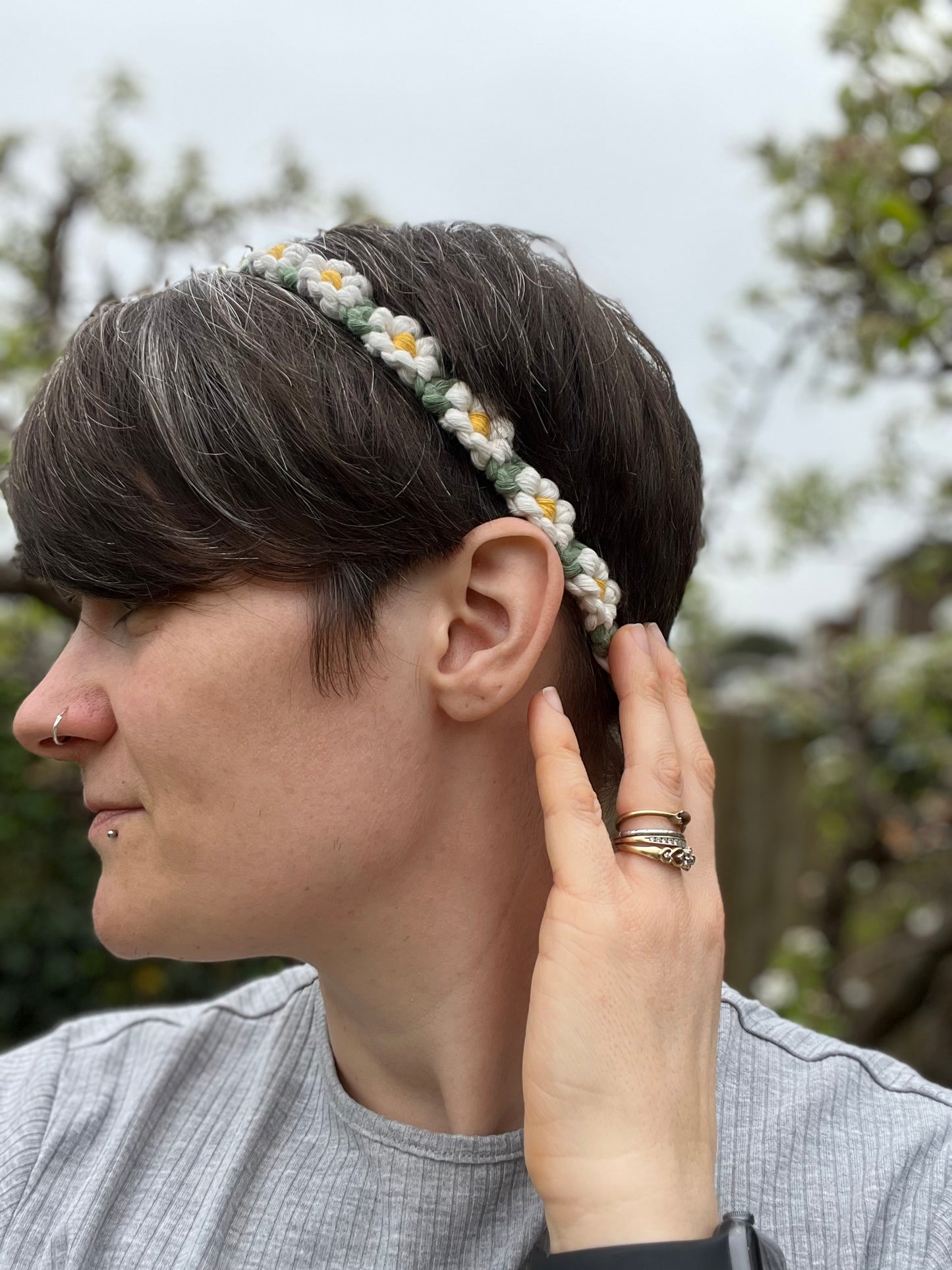 Eco friendly white daisy chain boho stretchy headband - one size