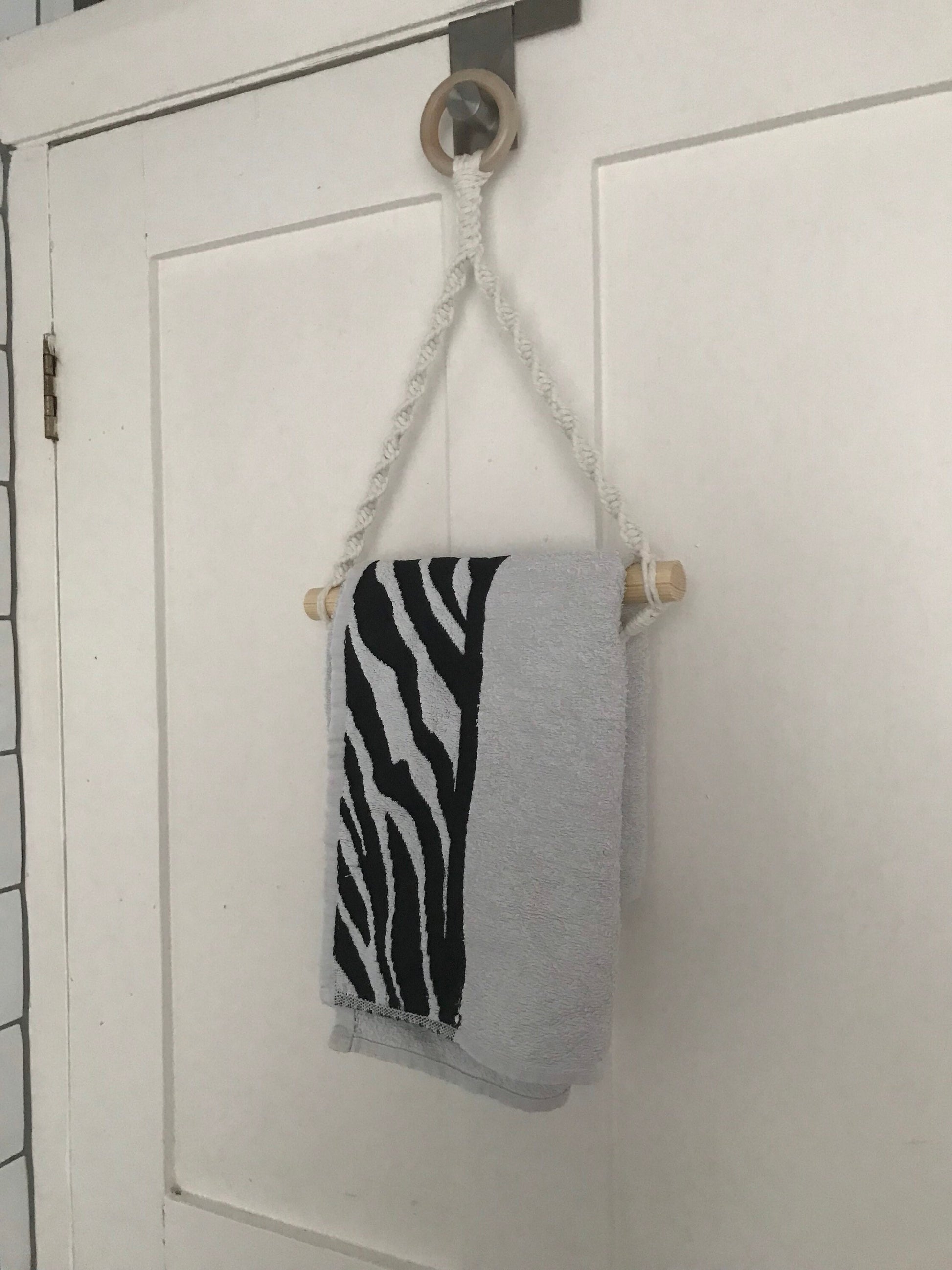 Bathroom decor hand towel holder natural ring close