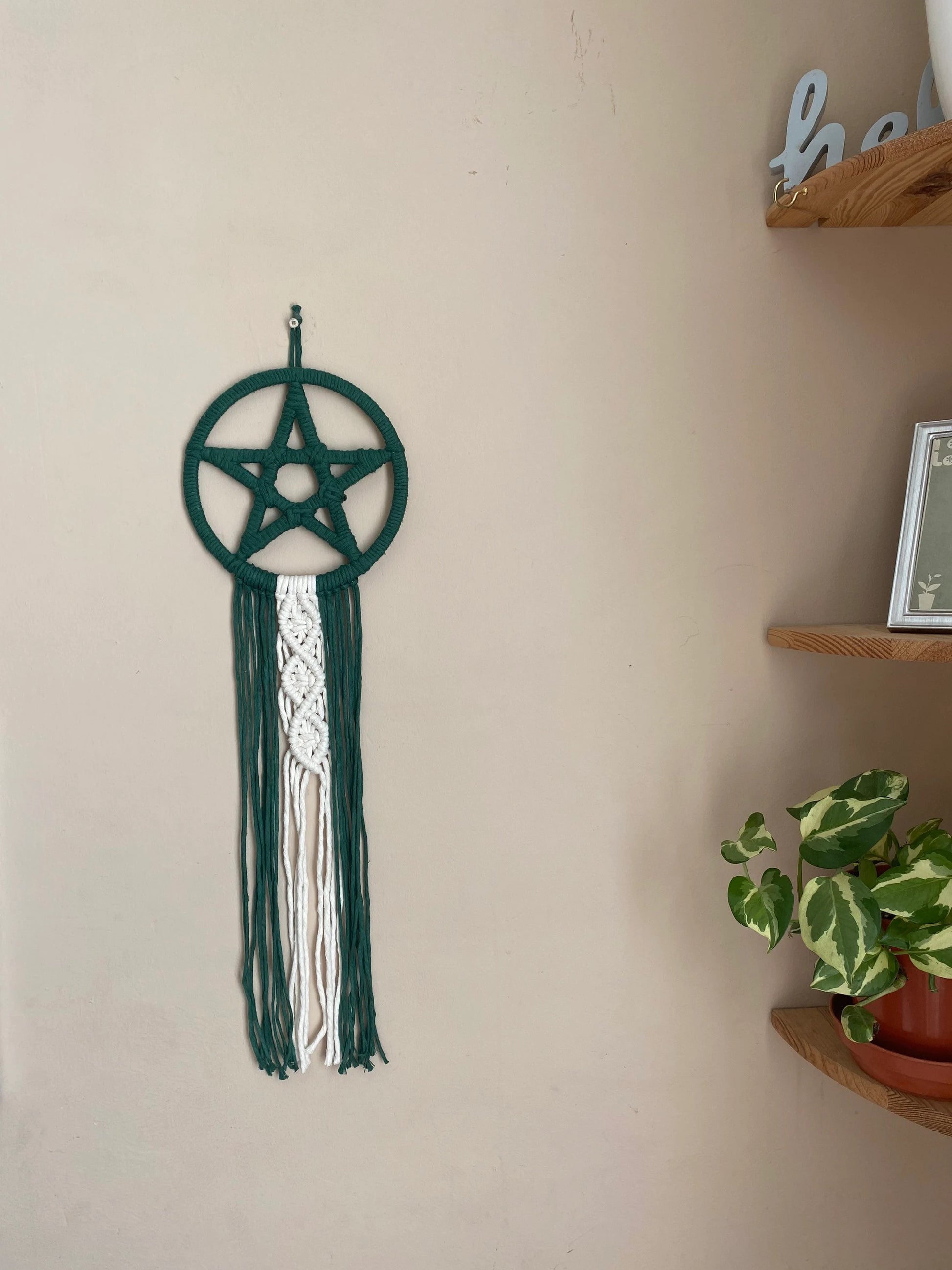 Macra-Made With Love pentagram wall hanging green front