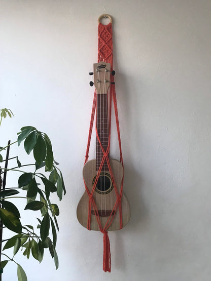 Macra-Made With Love ukulele wall mount orange soprano 