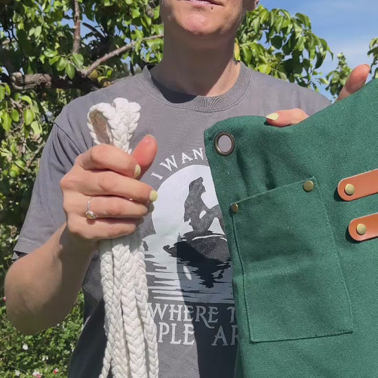 A video demonstrating how to use a pair of macrame replacement apron straps