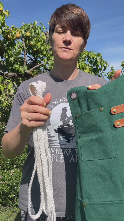 A video demonstrating how to use a pair of macrame replacement apron straps