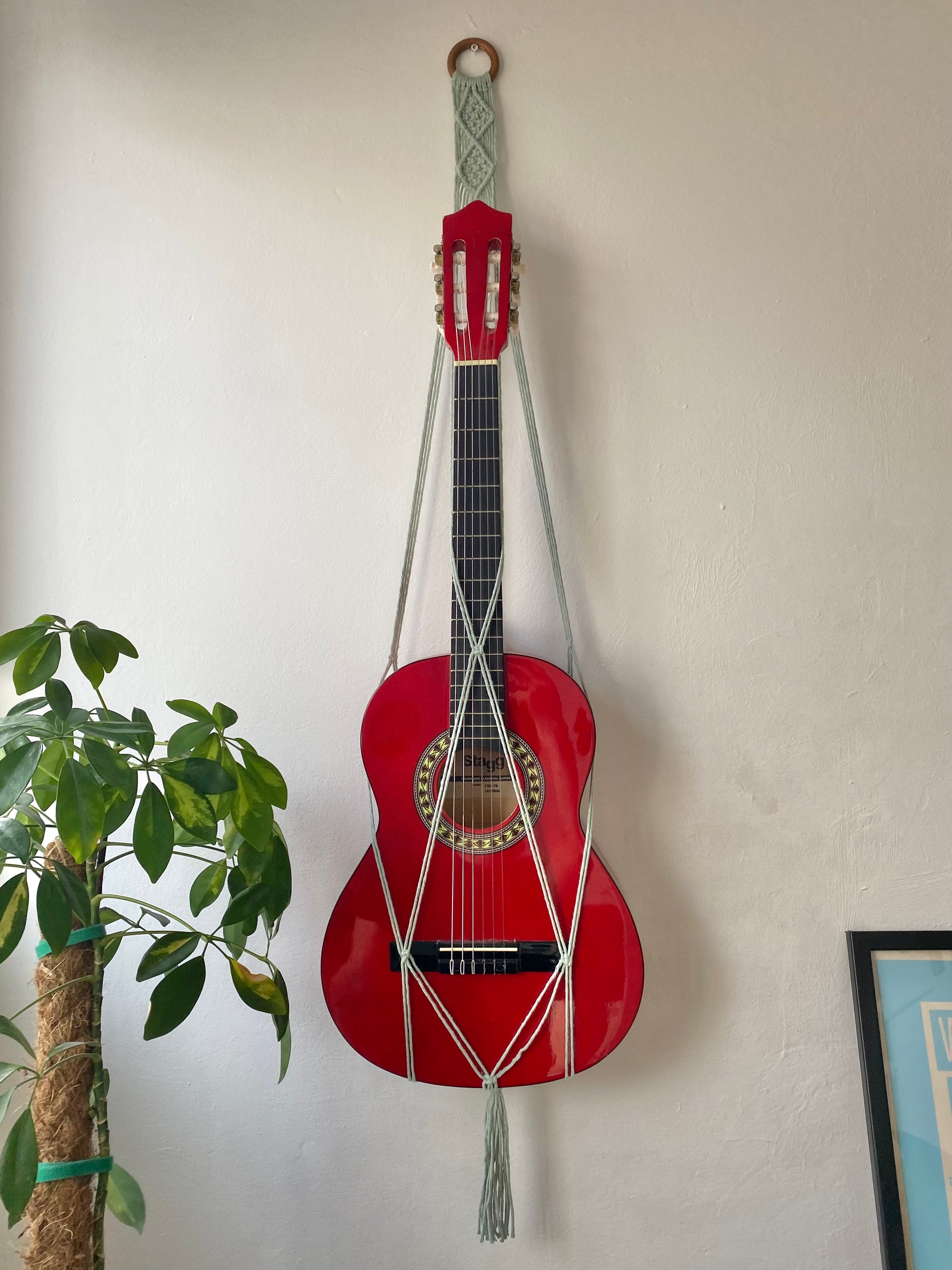 Guitar wall hanger deals